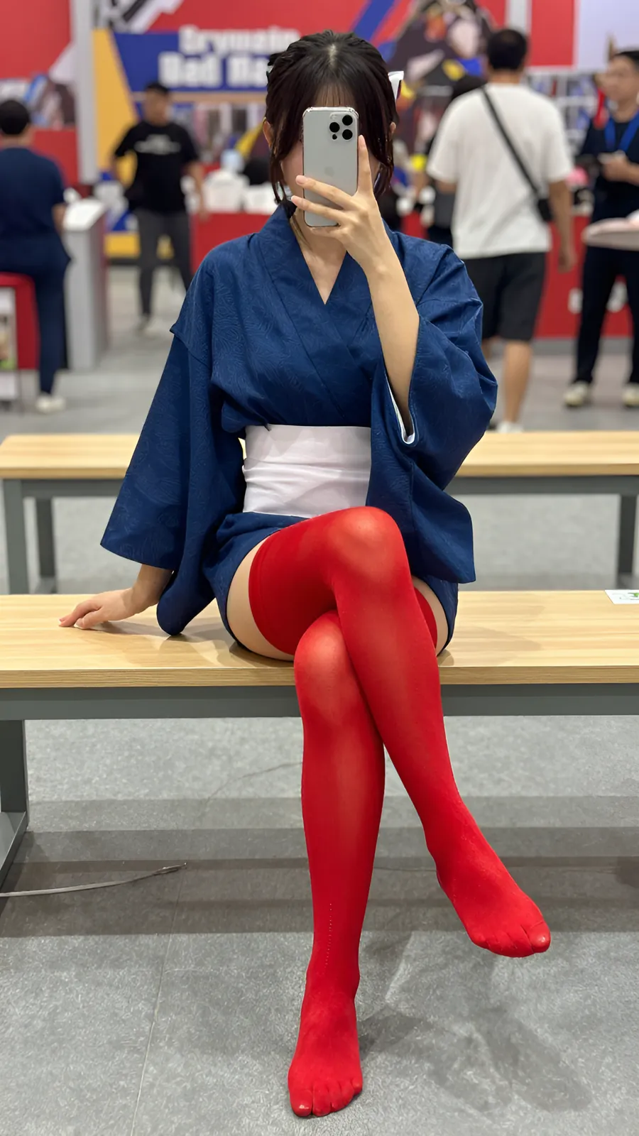 100D Graphite Footless Tights visual reference