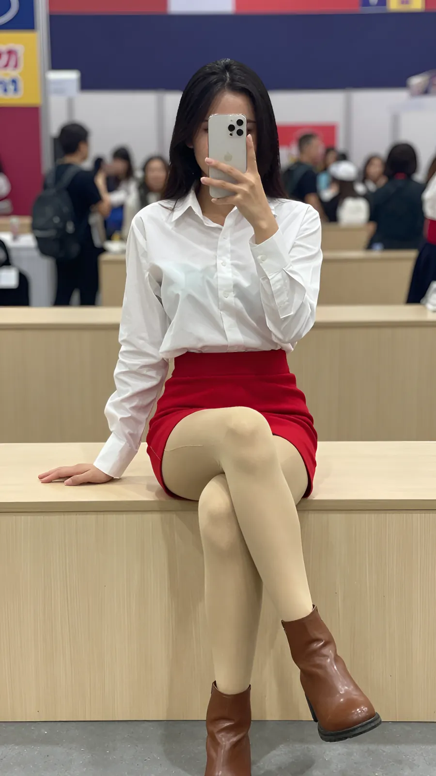 HL-000238 · 骑士制服白衬红短裙 visual reference