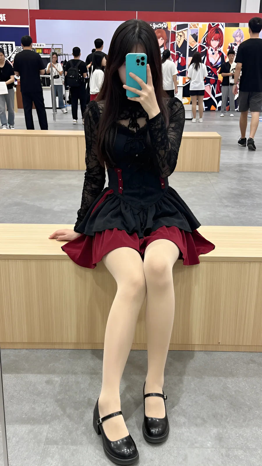 HL-000375 · 哥特萝莉蕾丝上衣酒红裙 visual reference