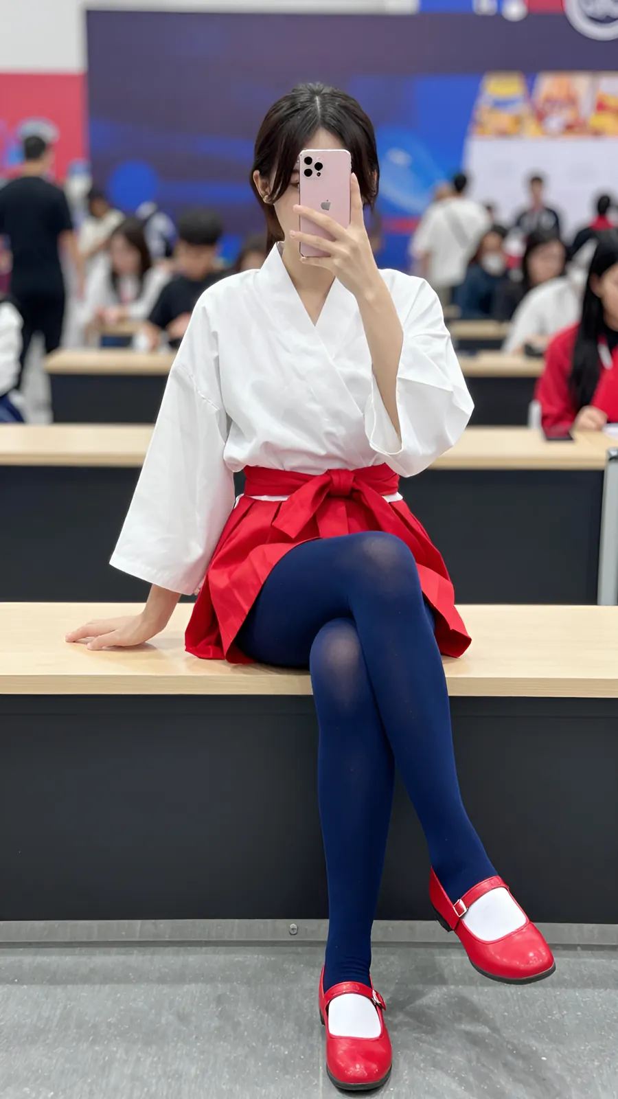 HL-000377 · 巫女白衣红袴短裙 visual reference