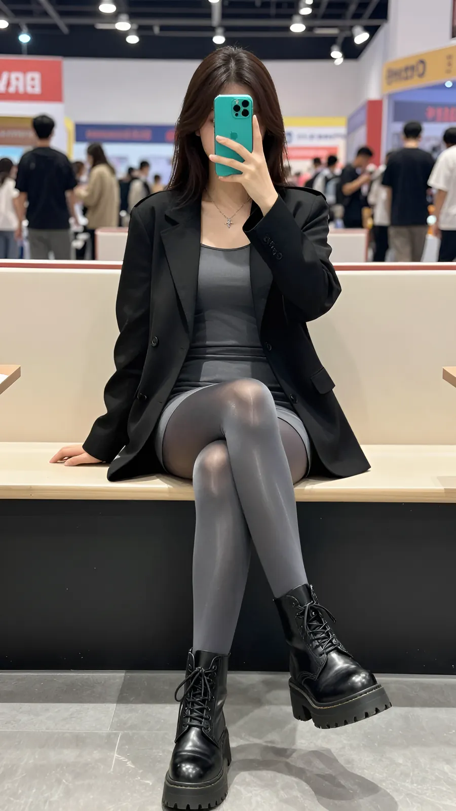 HL-000510 · 赛博黑外套石墨百褶裙 visual reference