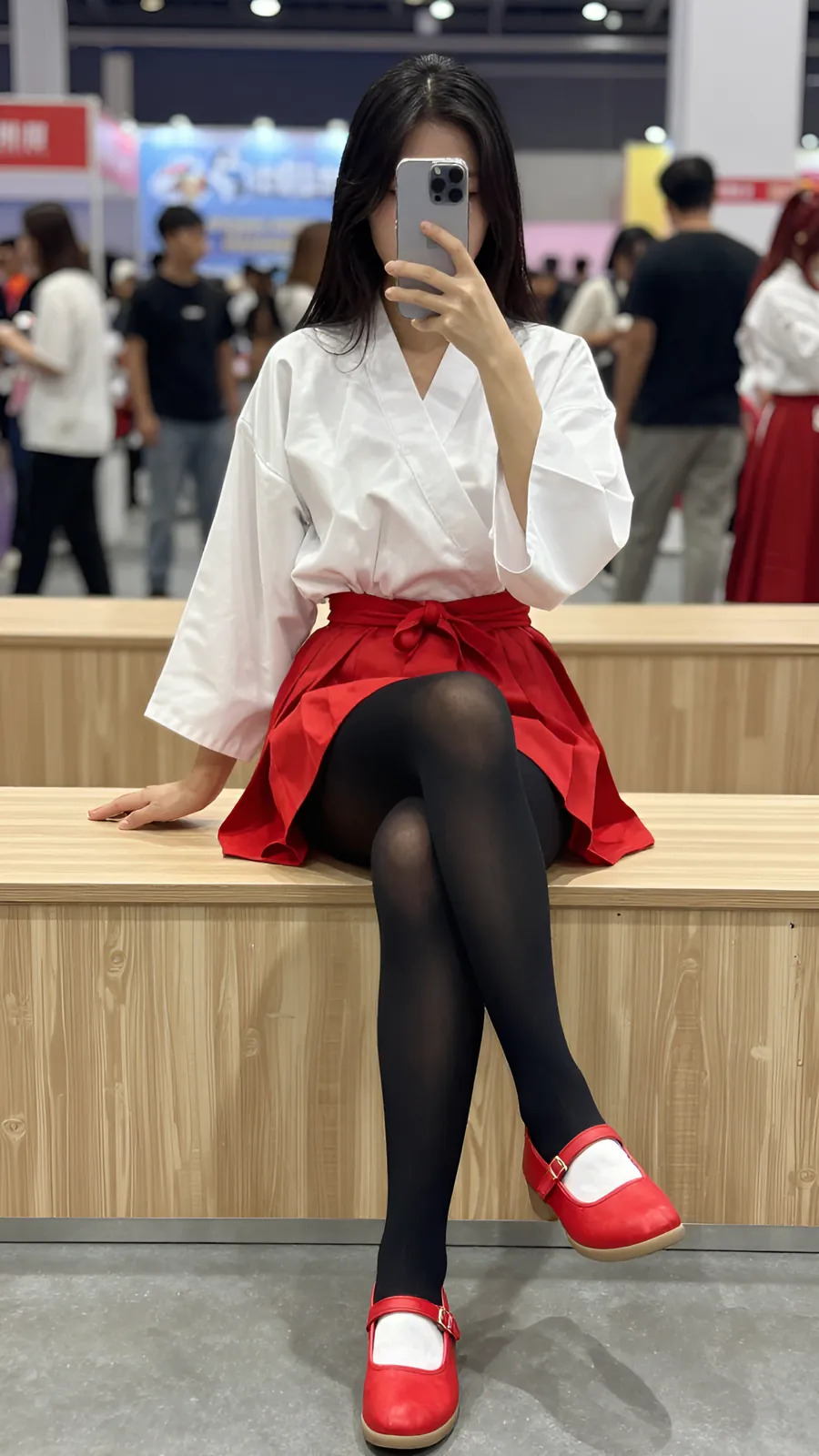 HL-000761 · 巫女白衣红袴短裙 visual reference