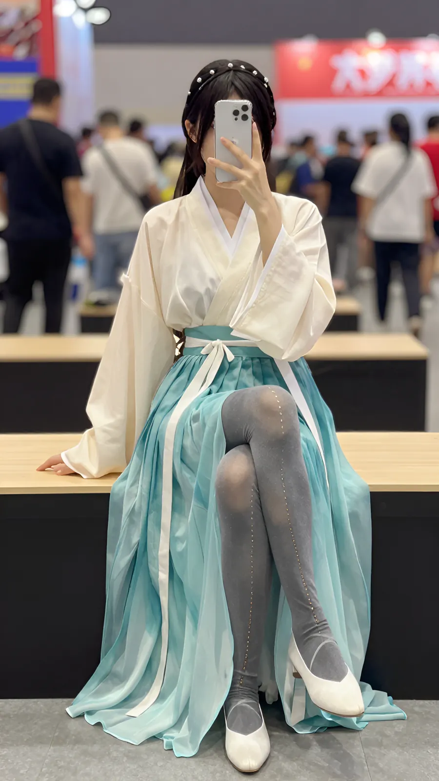 HL-A000104 · Cosplay archive visual reference