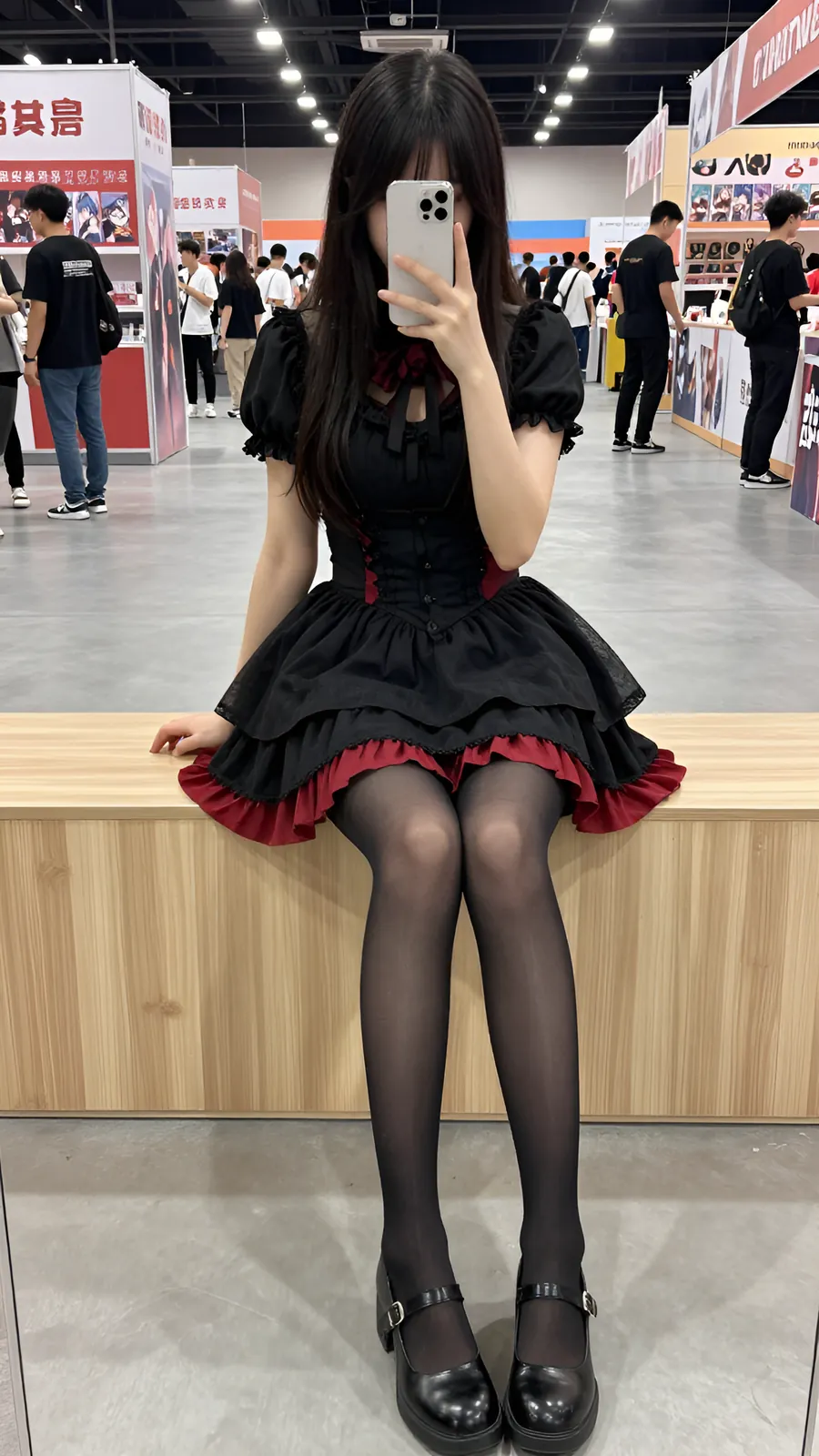 15D 纯黑连裤袜 · 桌沿伸腿坐姿 visual reference