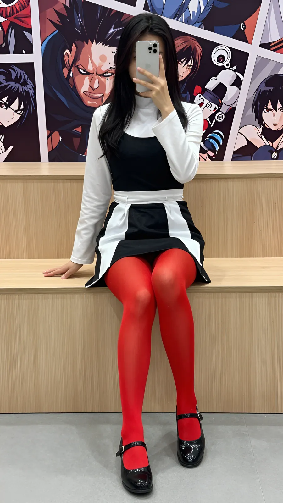 30D 酒红连裤袜 · 桌沿伸腿坐姿 visual reference