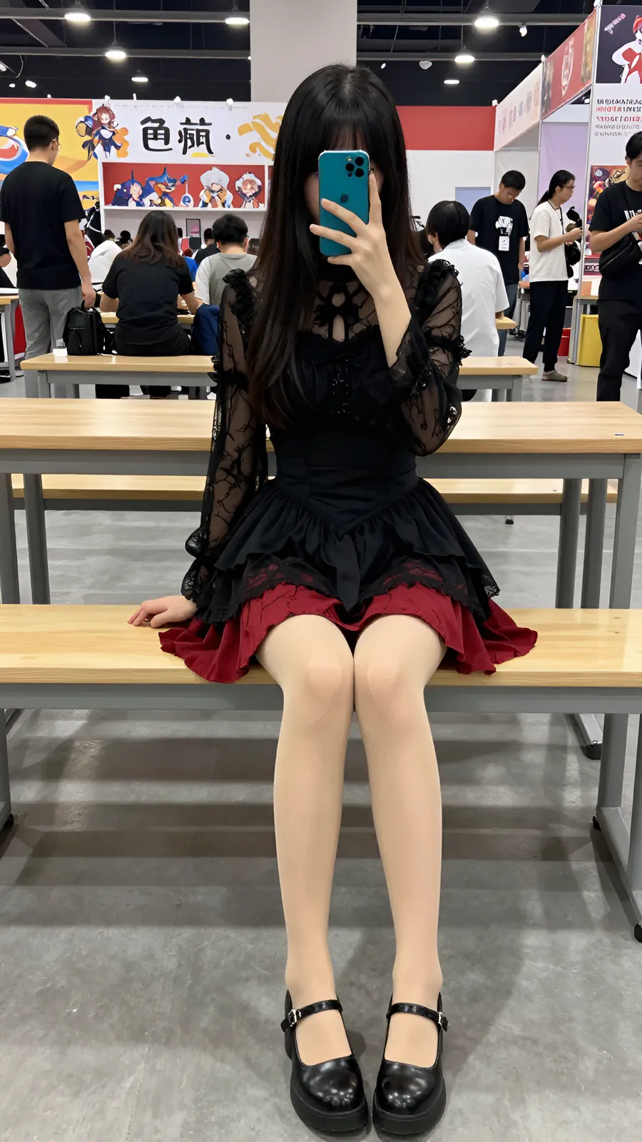 10D 自然肤色连裤袜 · 桌沿伸腿坐姿 visual reference
