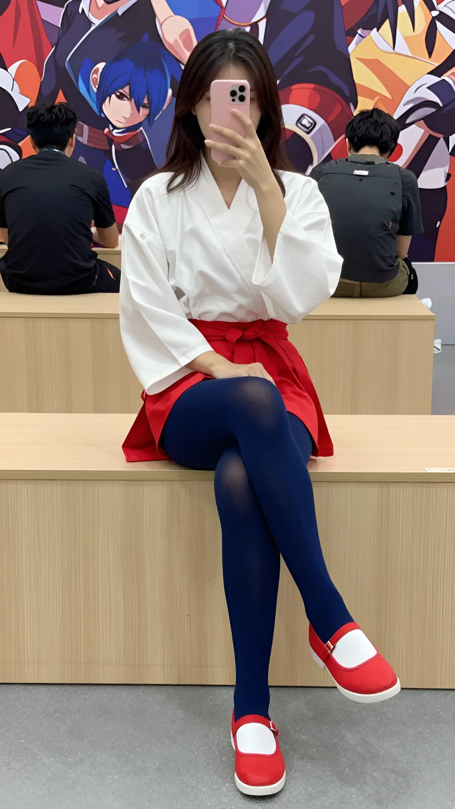 30D 海军蓝连裤袜 · 桌沿伸腿坐姿 visual reference