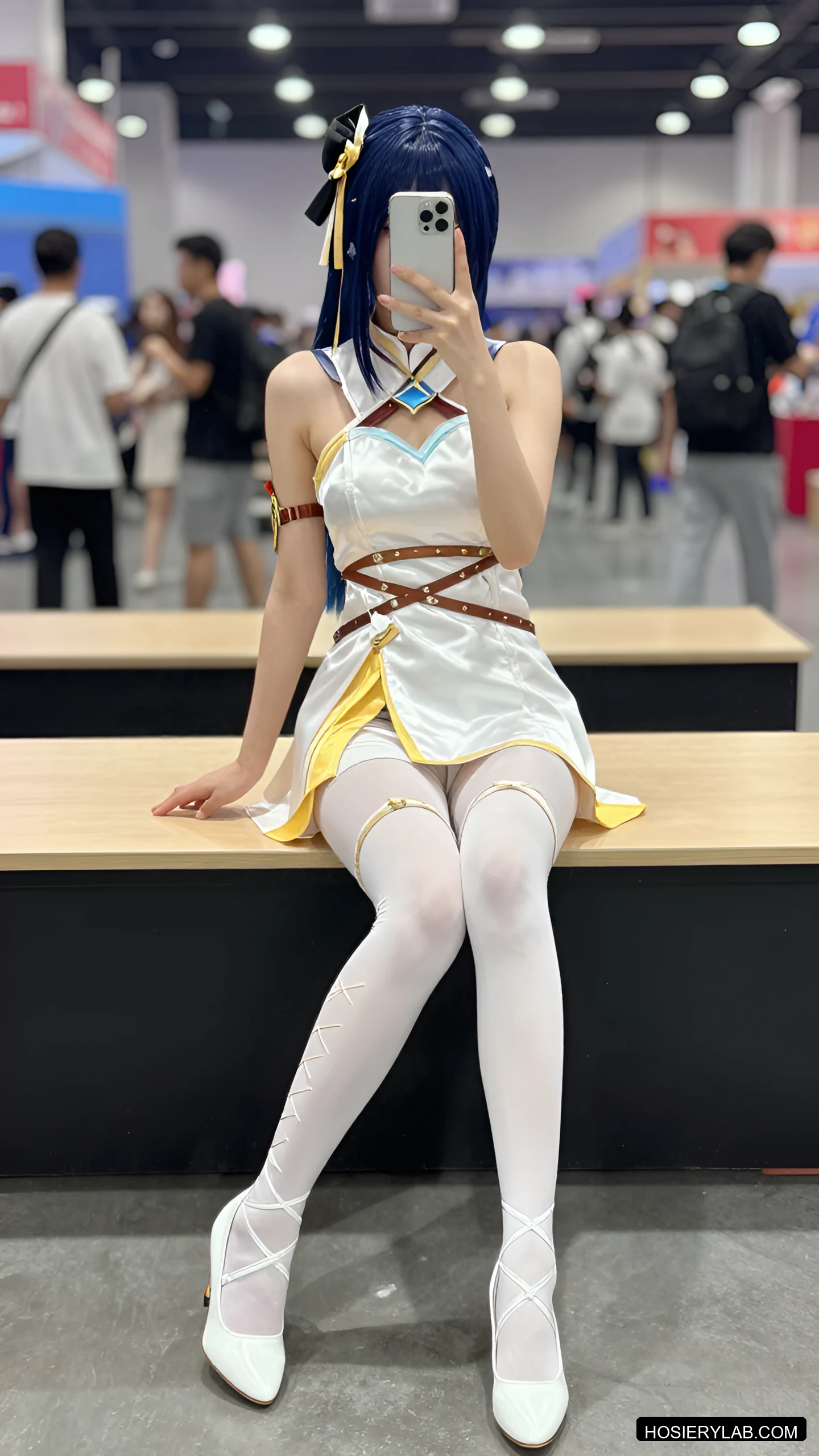 缎光 30D 咖啡棕 连裤袜 visual reference