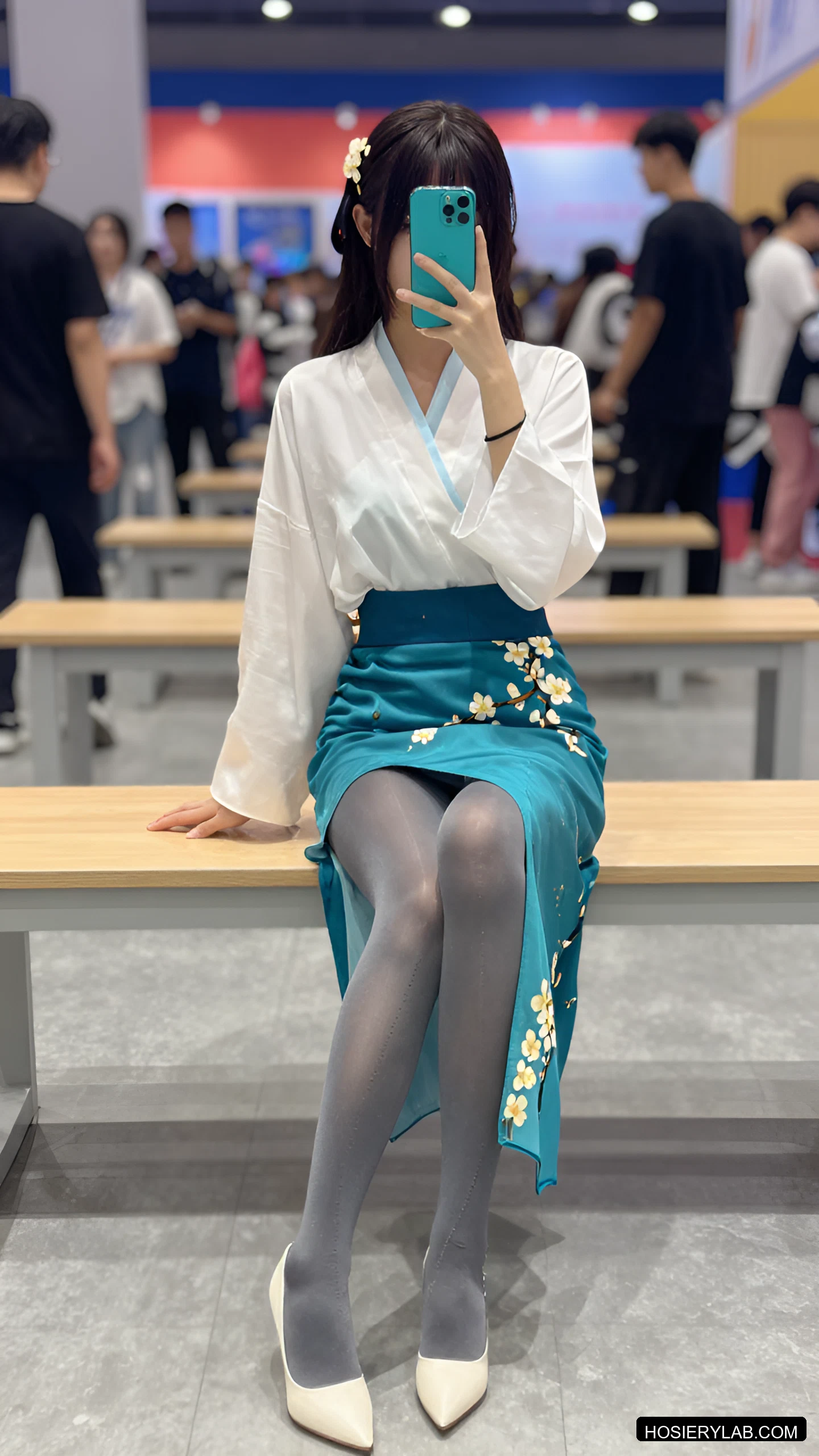 后缝线 缎光 薄透 20D 自然肤色 连裤袜 visual reference