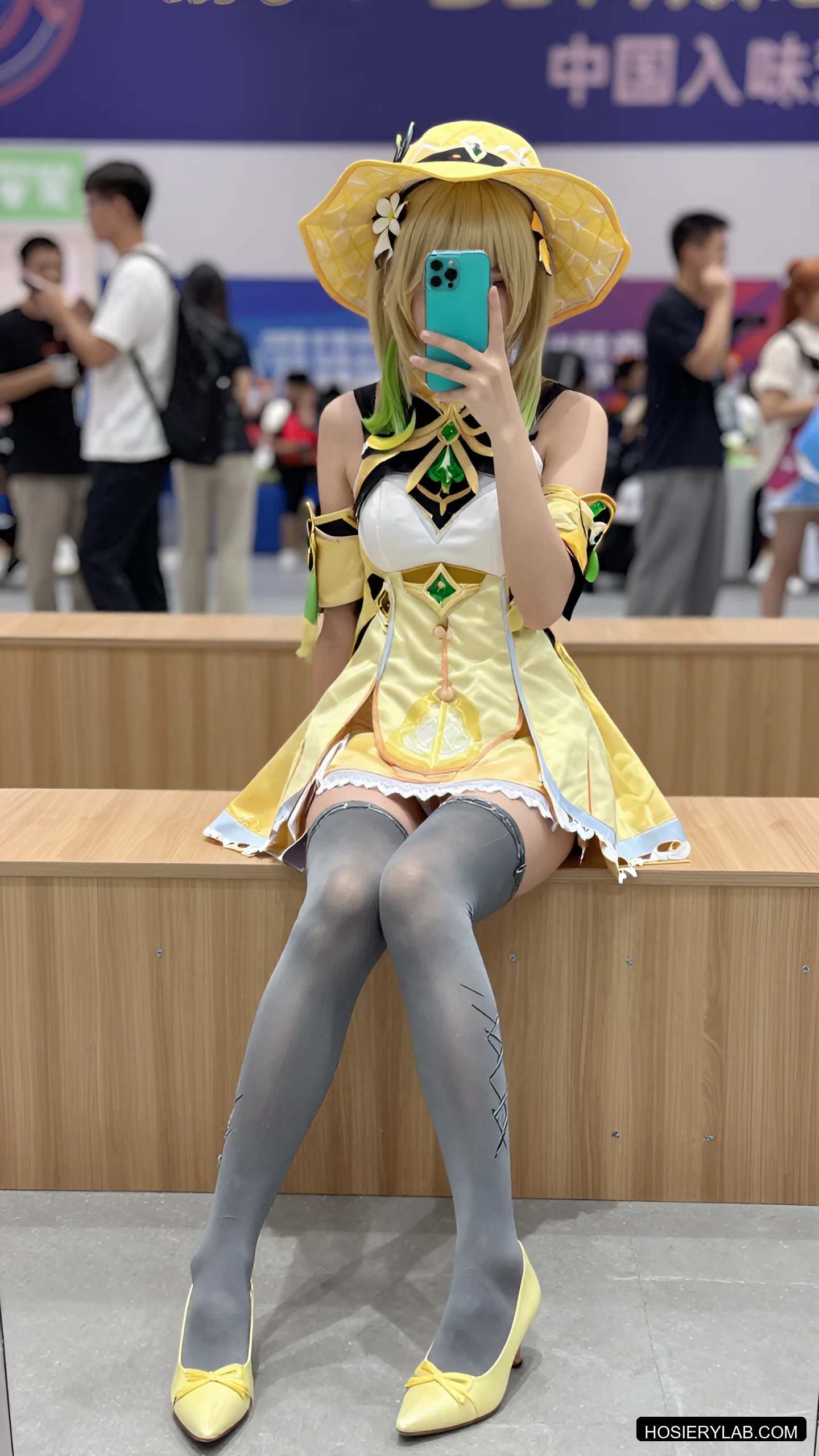 缎光 蕾丝 薄透 8D 炭灰 连裤袜 visual reference