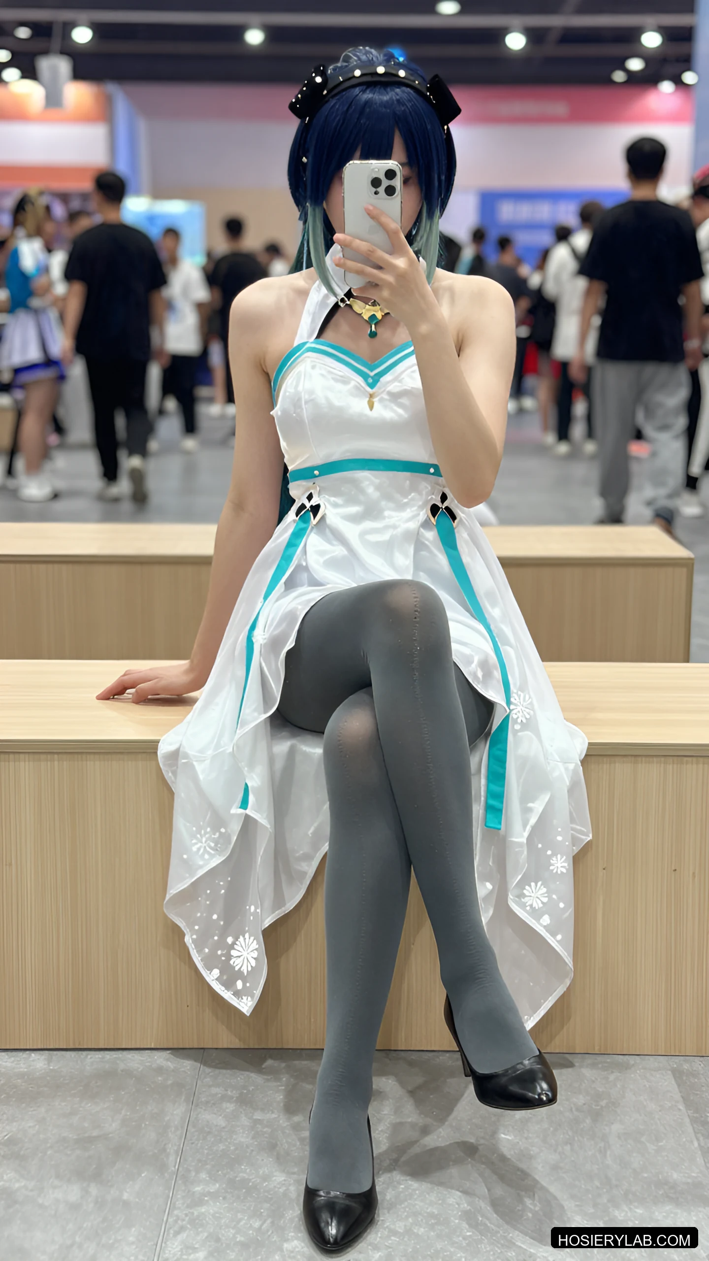 后缝线 缎光 薄透 20D 咖啡棕 连裤袜 visual reference