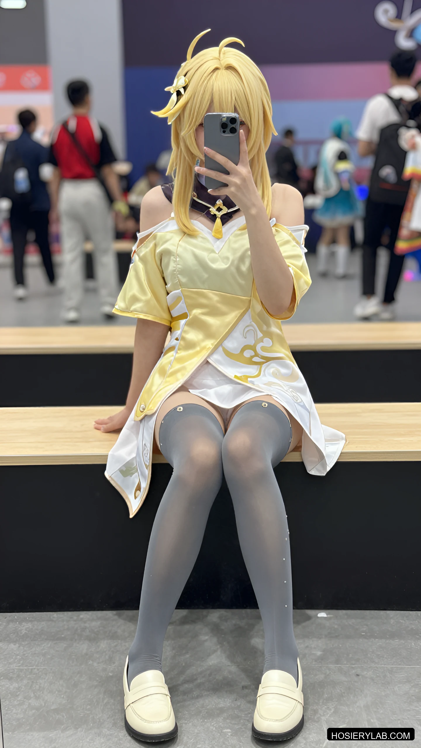 后缝线 缎光 20D 纯白 大腿袜 visual reference
