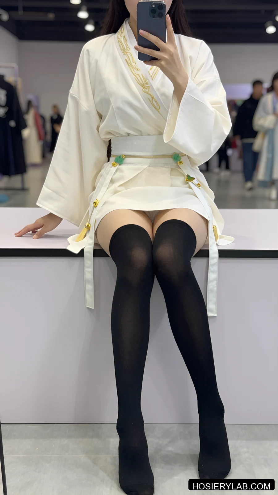 5D Black Thigh High visual reference