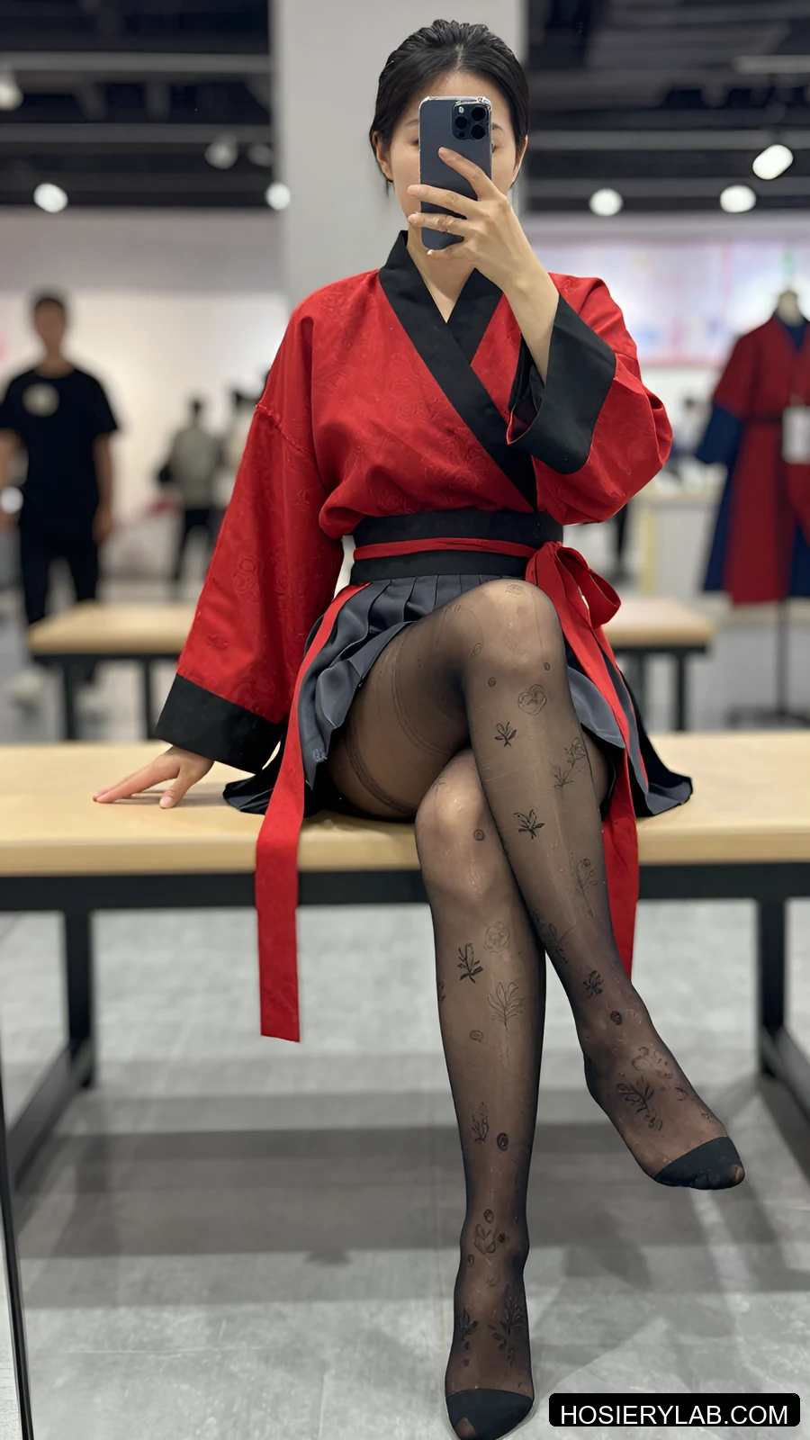 tattoo-style botanical print 5D 纯黑 连裤袜 视觉参考